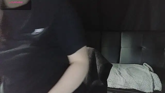 Mia G0ld online show from March 29, 4:51 pm