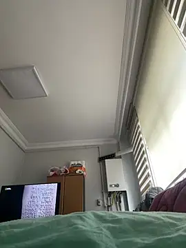 Snapshot of strange6696 chatting on February 11, 12:58 pm strange6696 online show from February 11, 12:58 pm