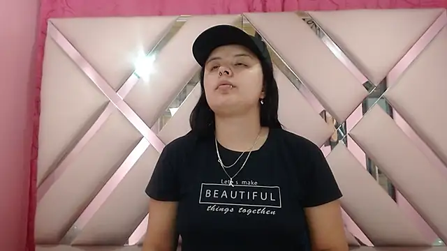 nathaly low1 online show from December 20, 3:02 am