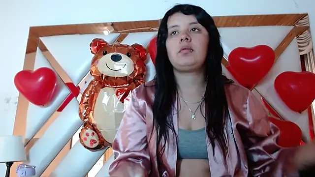 Snapshot of nathaly_low1 chatting on February 19, 12:56 pm nathaly low1 online show from February 19, 12:56 pm
