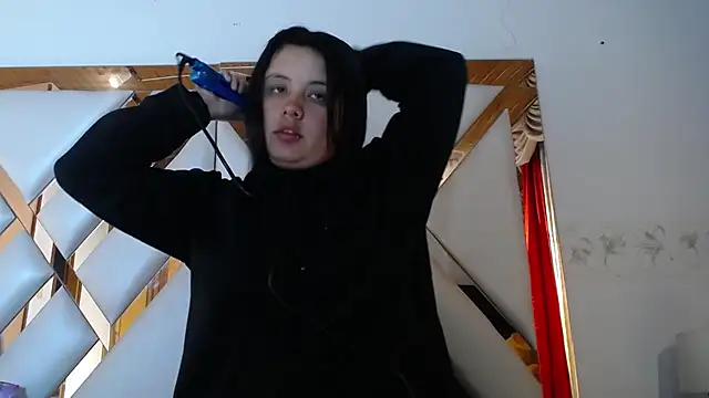 Snapshot of nathaly_low1 chatting on April 7, 12:49 pm nathaly low1 online show from April 7, 12:49 pm