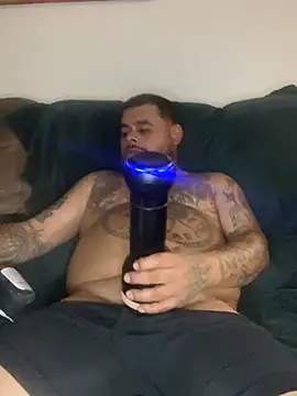 Snapshot of Martinez7233 chatting on February 6, 5:56 am Martinez7233 online show from February 6, 5:56 am