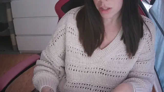 LunaGuerraxx online show from April 1, 1:23 pm