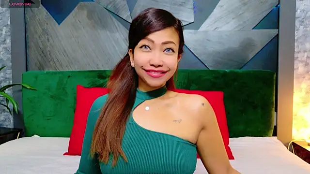 ElyaQuinn online show from December 13, 10:30 am