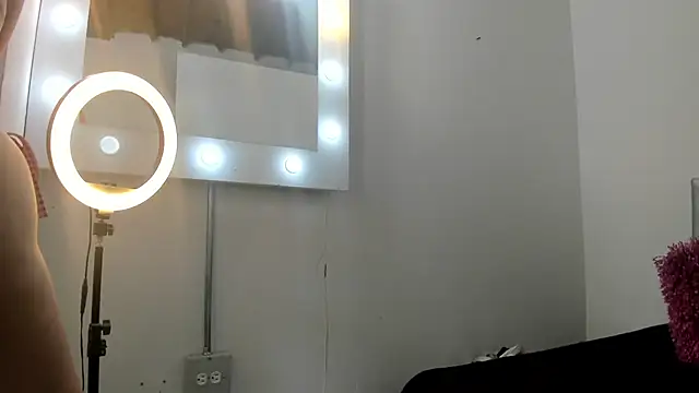 SEXXYLATINCOUPLE1 online show from October 16, 10:27 am