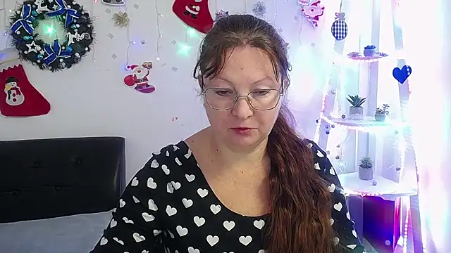 VanessaHotts online show from January 9, 6:06 am