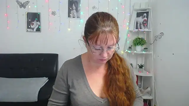 Snapshot of VanessaHotts chatting on September 26, 5:00 am VanessaHotts online show from September 26, 5:00 am