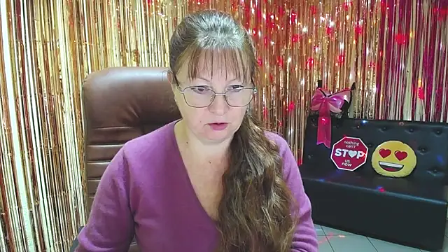 Snapshot of VanessaHotts chatting on October 15, 5:07 am VanessaHotts online show from October 15, 5:07 am