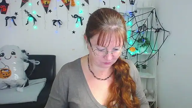 Snapshot of VanessaHotts chatting on November 3, 6:25 am VanessaHotts online show from November 3, 6:25 am