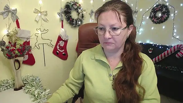 VanessaHotts online show from December 5, 6:00 am