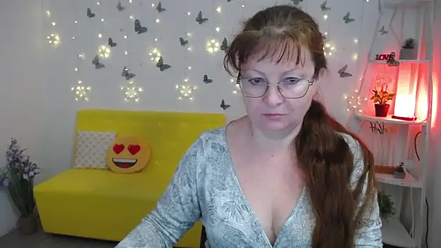 VanessaHotts online show from May 11, 5:02 am