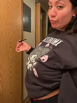 Snapshot of BustiBunny69 chatting on February 7, 3:45 am BustiBunny69 online show from February 7, 3:45 am