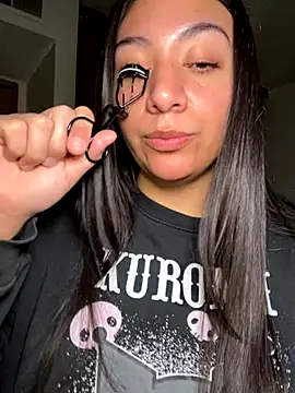 Snapshot of BustiBunny69 chatting on November 18, 2:50 am BustiBunny69 online show from November 18, 2:50 am