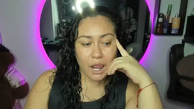 AliceFox Milf online show from April 20, 10:33 pm