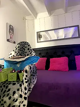 lonely shewolf online show from December 4, 4:16 pm