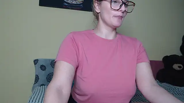 Snapshot of alicesweet21 chatting on January 26, 11:50 pm alicesweet21 online show from January 26, 11:50 pm