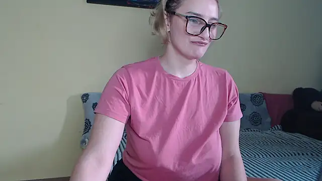 Snapshot of alicesweet21 chatting on January 28, 6:27 am alicesweet21 online show from January 28, 6:27 am