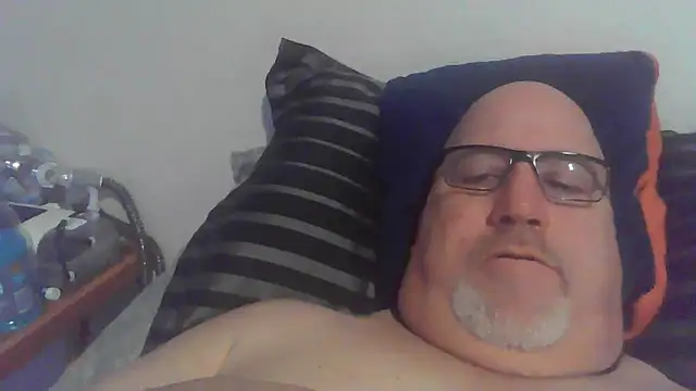 Snapshot of Bigbear0563 chatting on January 5, 3:55 pm Bigbear0563 online show from January 5, 3:55 pm