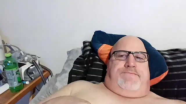 Snapshot of Bigbear0563 chatting on January 17, 3:43 pm Bigbear0563 online show from January 17, 3:43 pm