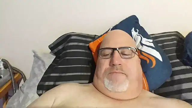 Snapshot of Bigbear0563 chatting on February 9, 4:18 pm Bigbear0563 online show from February 9, 4:18 pm