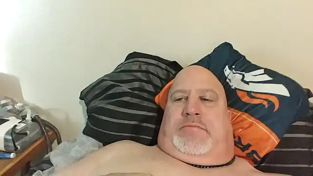 Snapshot of Bigbear0563 chatting on March 2, 11:53 pm Bigbear0563 online show from March 2, 11:53 pm