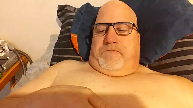 Snapshot of Bigbear0563 chatting on March 5, 3:29 pm Bigbear0563 online show from March 5, 3:29 pm