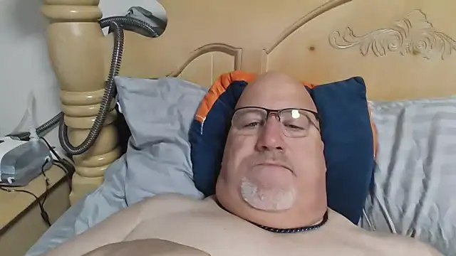 Bigbear0563 online show from April 2, 2:04 pm