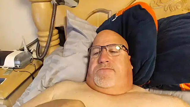 Snapshot of Bigbear0563 chatting on May 1, 5:17 pm Bigbear0563 online show from May 1, 5:17 pm