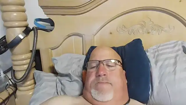 Snapshot of Bigbear0563 chatting on June 2, 4:09 pm Bigbear0563 online show from June 2, 4:09 pm