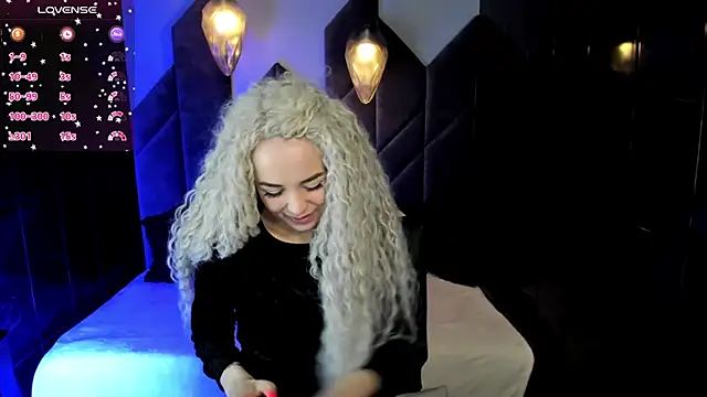 StephanieSweety online show from March 20, 7:46 pm