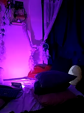 Snapshot of Piafisher1 chatting on February 2, 2:17 am Piafisher1 online show from February 2, 2:17 am
