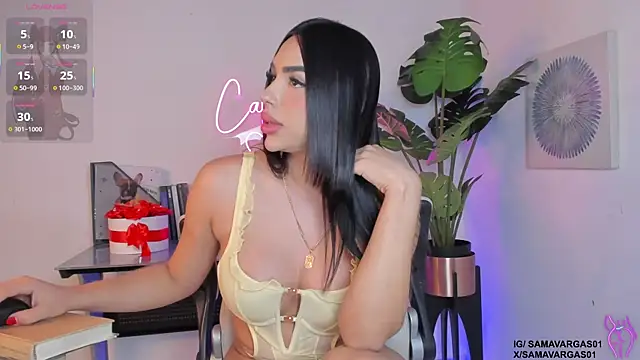 Korina Saenz01 online show from May 11, 4:04 pm