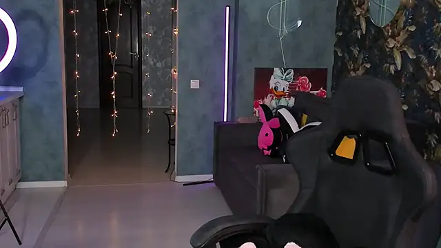 Snapshot of Blckmirrorr chatting on September 19, 12:06 pm Blckmirrorr online show from September 19, 12:06 pm