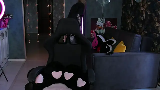 Snapshot of Blckmirrorr chatting on September 25, 6:39 am Blckmirrorr online show from September 25, 6:39 am