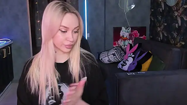 Blckmirrorr online show from May 19, 1:28 pm
