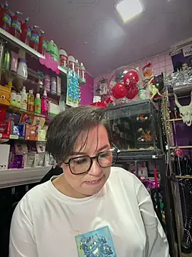 Snapshot of TamySweetness chatting on May 13, 5:10 pm TamySweetness online show from May 13, 5:10 pm