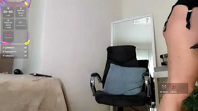 Snapshot of missmiamore chatting on May 11, 2:45 pm missmiamore online show from May 11, 2:45 pm