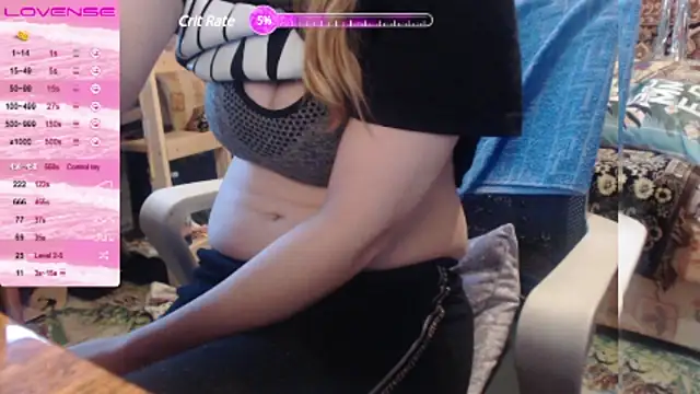 Snapshot of sweetbbabe chatting on January 21, 1:43 pm sweetbbabe online show from January 21, 1:43 pm