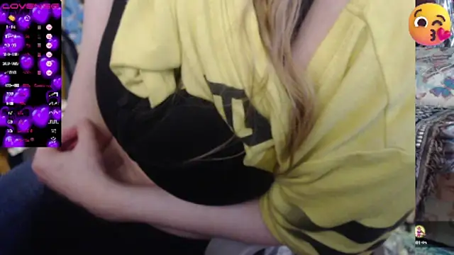 Snapshot of sweetbbabe chatting on March 1, 3:38 pm sweetbbabe online show from March 1, 3:38 pm