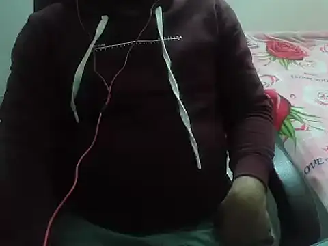 Snapshot of rentarob chatting on February 3, 6:39 pm rentarob online show from February 3, 6:39 pm