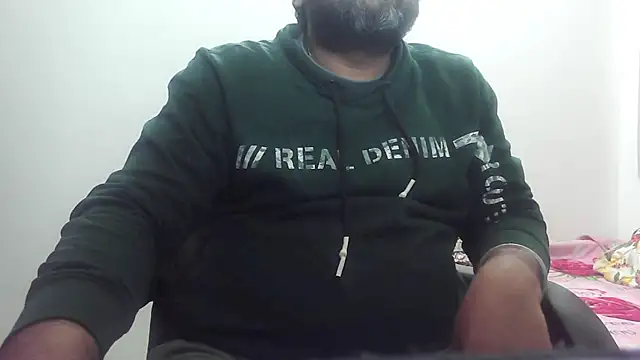 Snapshot of rentarob chatting on February 4, 6:38 pm rentarob online show from February 4, 6:38 pm