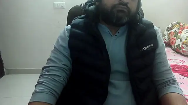 Snapshot of rentarob chatting on February 11, 5:07 pm rentarob online show from February 11, 5:07 pm