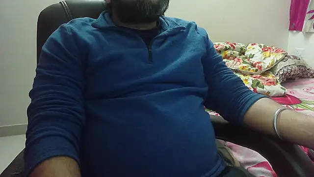 Snapshot of rentarob chatting on February 21, 3:54 pm rentarob online show from February 21, 3:54 pm
