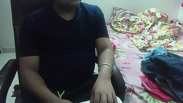 Snapshot of rentarob chatting on March 6, 4:49 pm rentarob online show from March 6, 4:49 pm