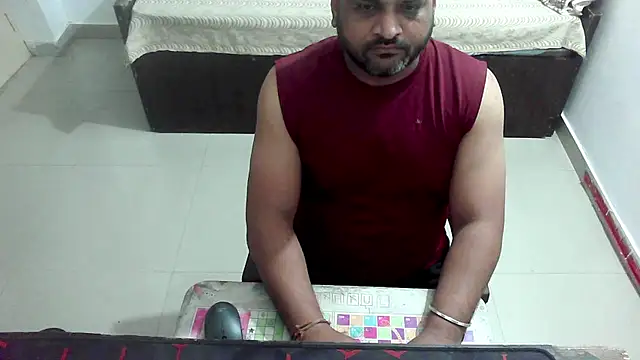 Snapshot of rentarob chatting on April 5, 12:57 pm rentarob online show from April 5, 12:57 pm