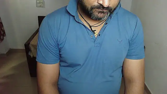 Snapshot of rentarob chatting on April 18, 10:52 am rentarob online show from April 18, 10:52 am