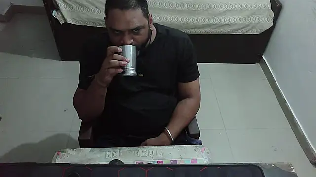 Snapshot of rentarob chatting on April 19, 6:32 pm rentarob online show from April 19, 6:32 pm