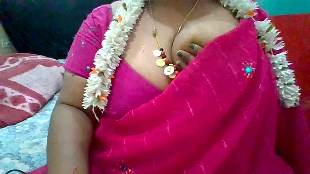 Snapshot of archanatelugu9 chatting on February 6, 9:22 am archanatelugu9 online show from February 6, 9:22 am
