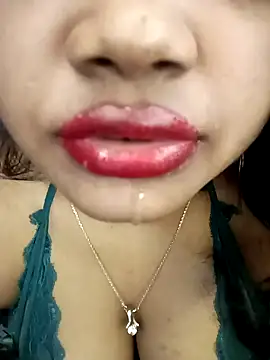 Snapshot of Hotlisa chatting on February 5, 3:34 am Hotlisa online show from February 5, 3:34 am