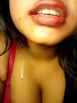 Snapshot of Hotlisa chatting on December 4, 5:28 am Hotlisa online show from December 4, 5:28 am